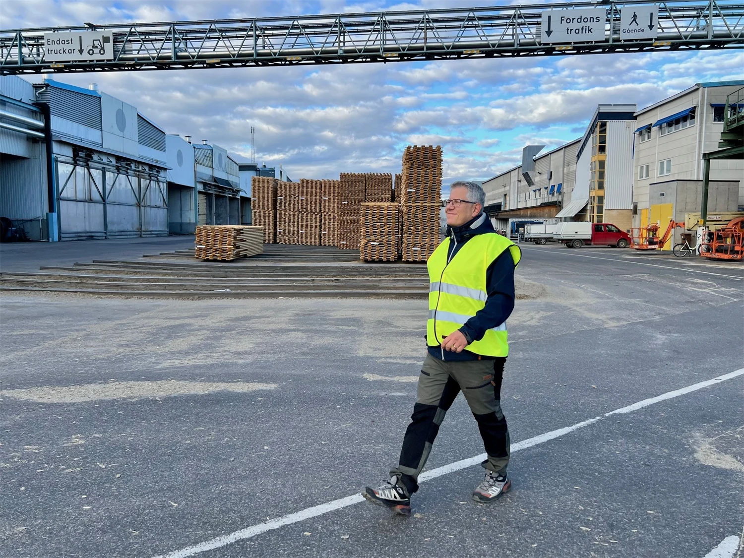 Mikael på brädgård