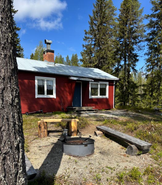 Låsjöstugan i Kunnådalen finns att låna