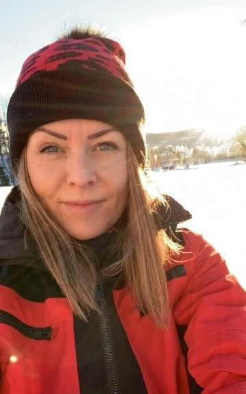 Bild på Rebecca förvaltnignsledare på Holmen Skog