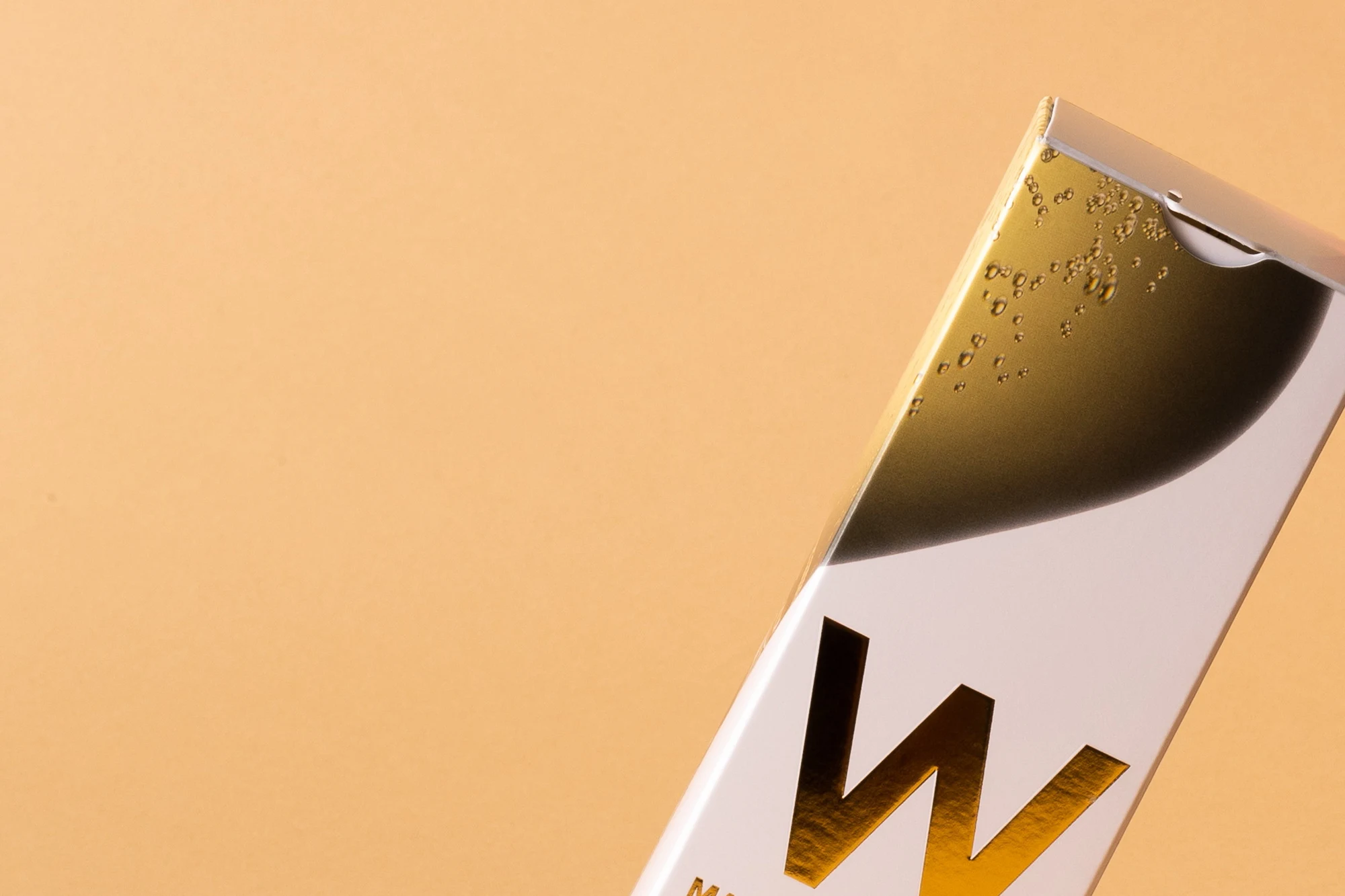 Paperboard glass bottle packaging to be used for wines and spirits