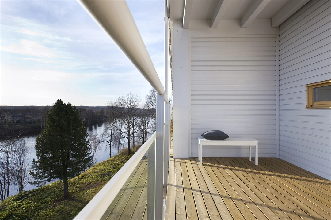 Balkong i trähus