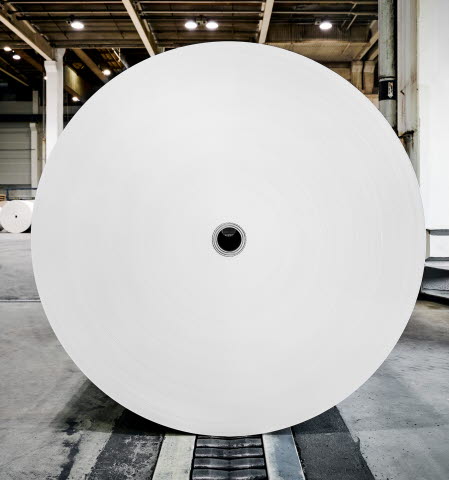 EUDR traceable paper reel at Holmen Hallsta mill