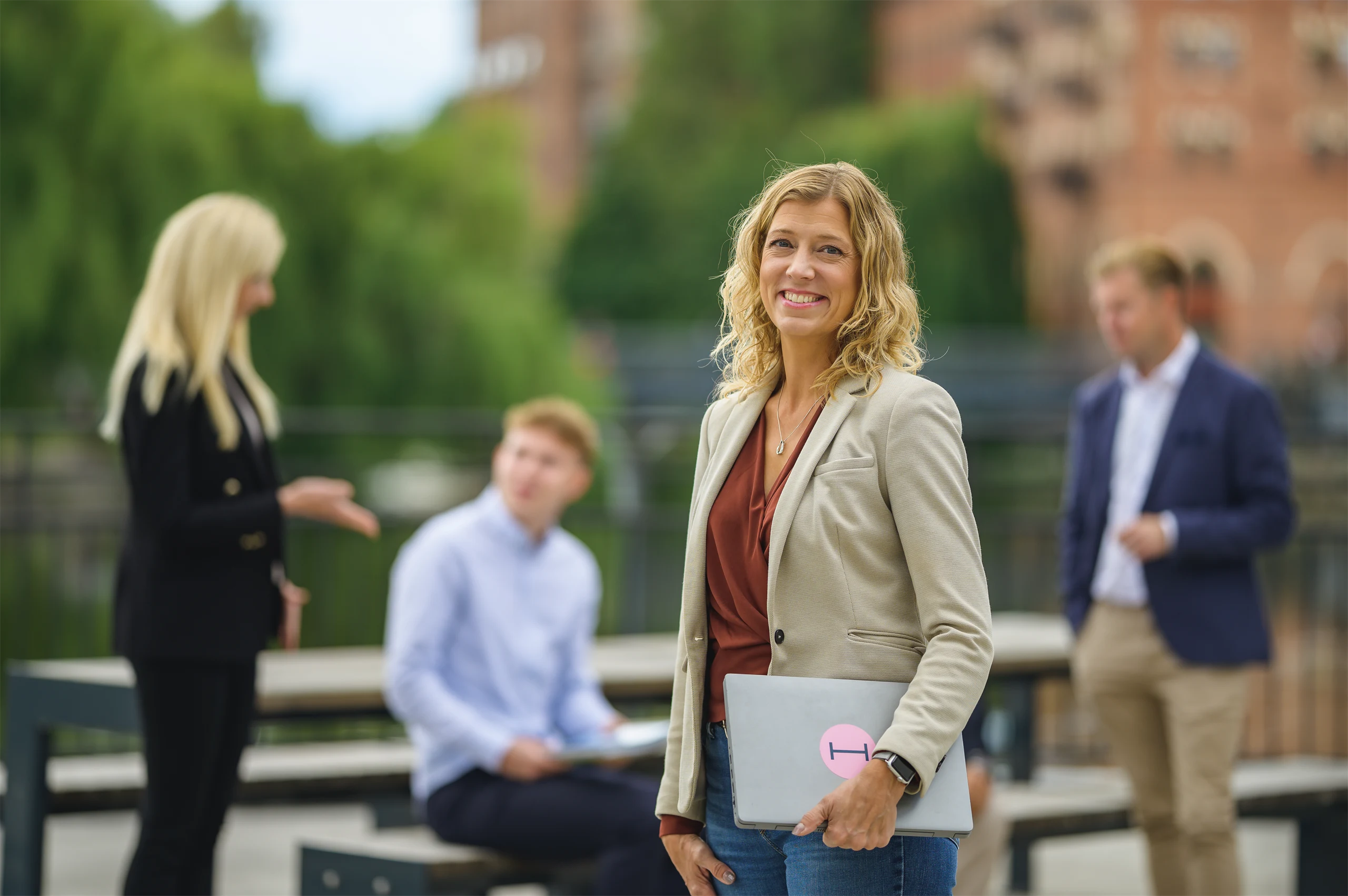 Picture of collegues in office landscape
