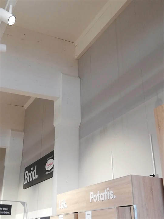 Stommar i trä, Lidl-butik